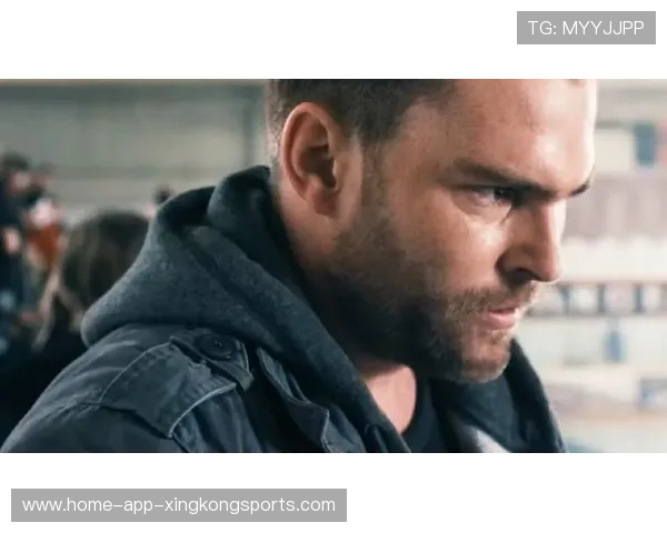 冰球队史级冲突爆发,拳头飞舞如动作电影