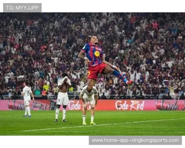 拉菲尼亚弧顶劲射巴萨锁定胜局